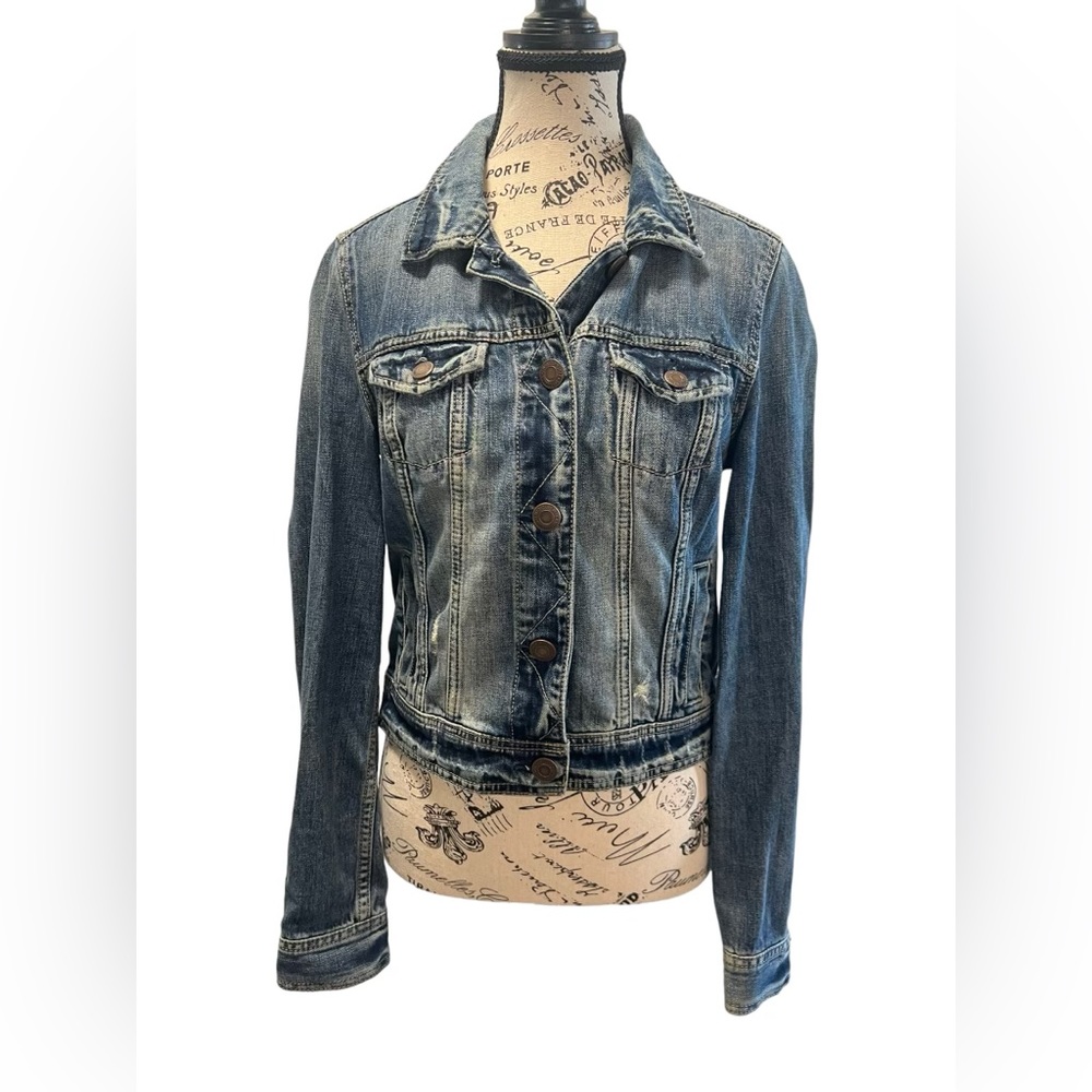 American Eagle distressed jean jacket Size M